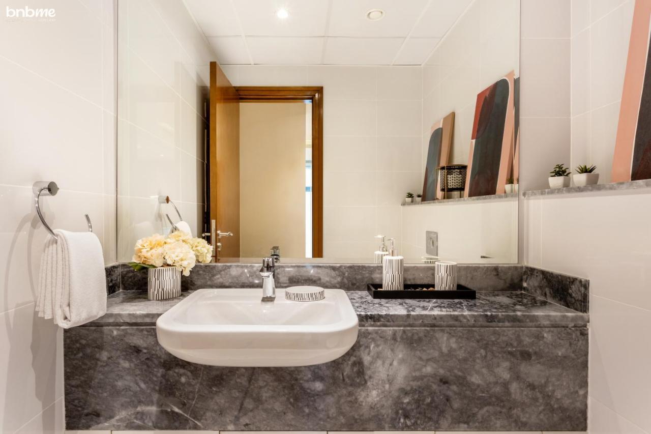 Bnbmehomes - Luxury 2B Apt - Al Habtoor - Amna Tower - 5044 Dubai Exterior photo
